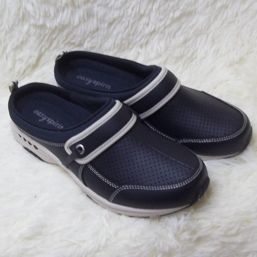Easy Spirit leather clogs NWOB navy blue no flaws sz 8 1/2 medium